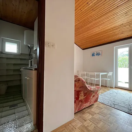 Babic Apartment Rab Town